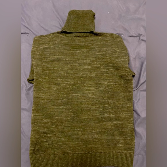 Sophisticated Burberry Men’s Sweater Size Large. - Picture 8 of 9